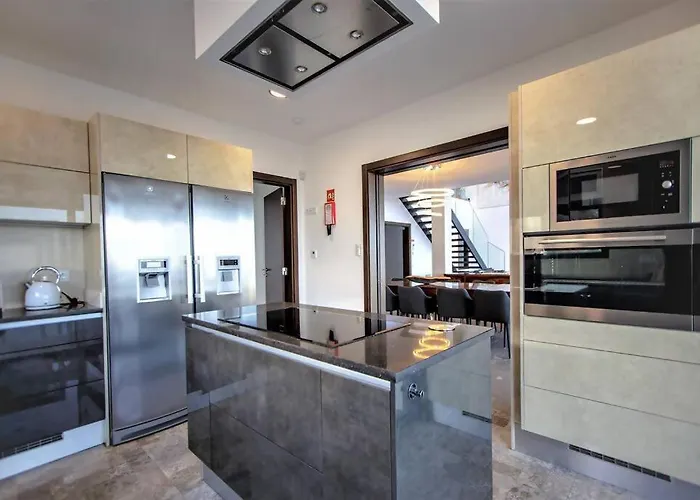 فيلة Luxury Modern Aguia Mar Stunning Sea View البوفيرا